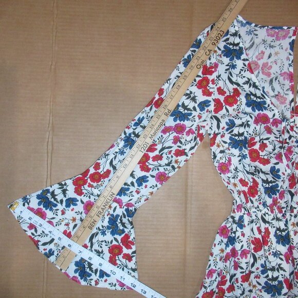 American Eagle Floral V-Neck Romper | Size Small - Picture 10 of 14